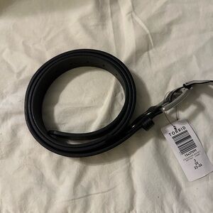 TORRID BRAND NEW BELT 22-24